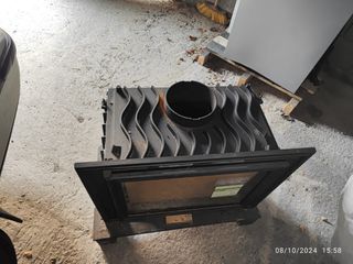 Chimenea de fundición sin estrenar