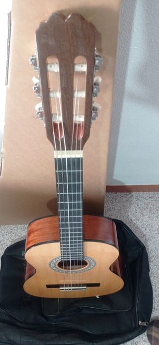 Guitarra Admira
