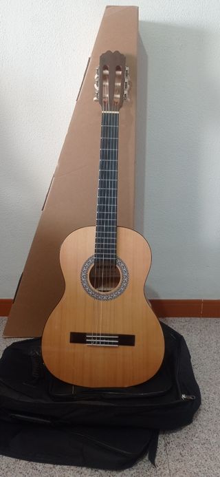 Guitarra Admira