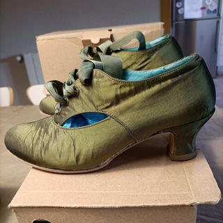 Zapatos fallera