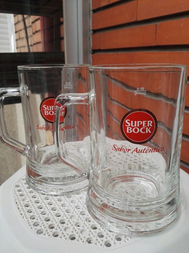 Jarras de cerveza de medio litro.