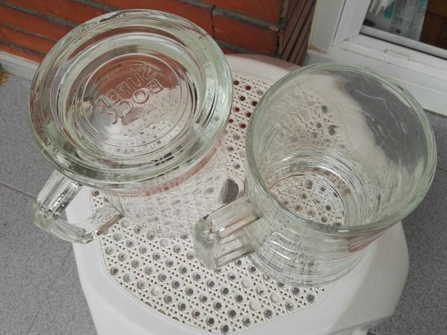 Jarras de cerveza de medio litro.