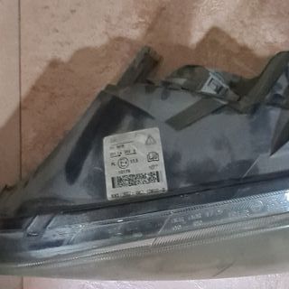 Faro ford focus año 2005