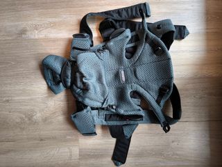 Mochila babybjörn airy mesh 