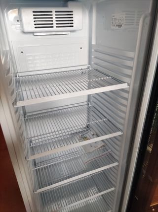 ARMARIO EXPOSITOR DE REFRESCOS NUEVO A ESTRENAR