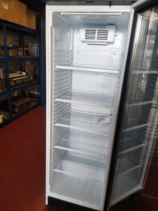 ARMARIO EXPOSITOR DE REFRESCOS NUEVO A ESTRENAR