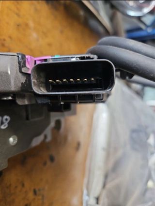 Cerradura izquierda hyundai tucson 