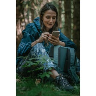Chubasquero mujer montaña