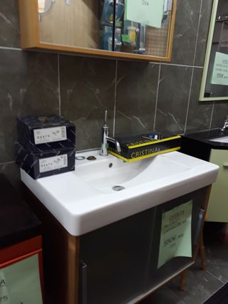 Mueble,lavabo y armario camerino