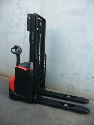 APILADOR ELECTRICO TOYOTA BT COMO NUEVO