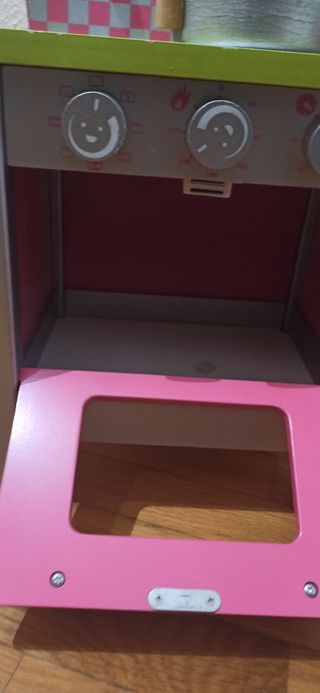 Cocinita de madera