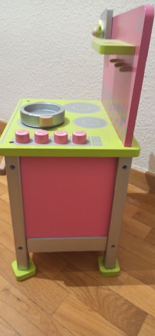 Cocinita de madera