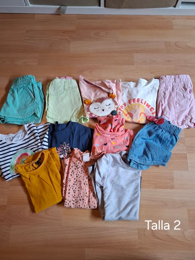 Conjunto de roupa de menina