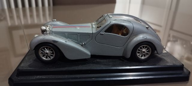Modellino Bugatti Atlantic 1936 1:24