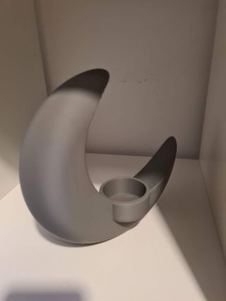 Peça de decoração em forma de LUA NOVO