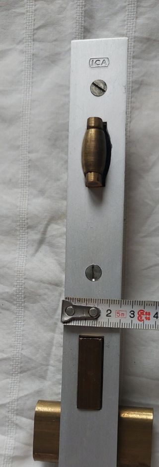 Cerradura para puertas de entrada.