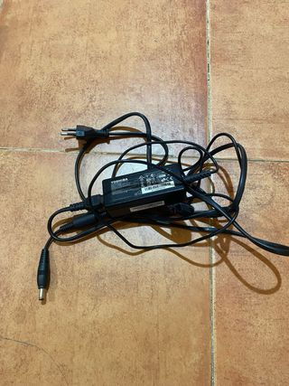 Ordenador portátil Toshiba.