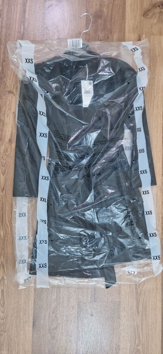 Vestido Mango efecto piel.