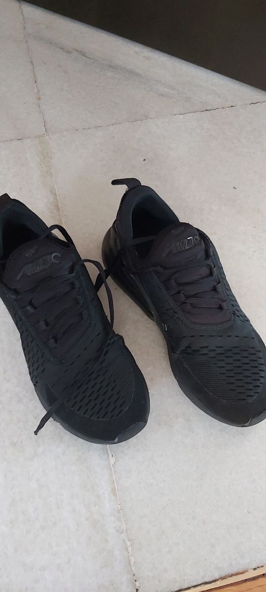 2 paia Nike air 270 e adidas nr 40
