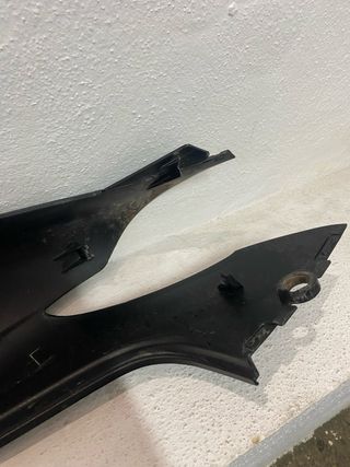 CHAPA TAPA TRASERA IZQUIERDA Honda ps 125 2009