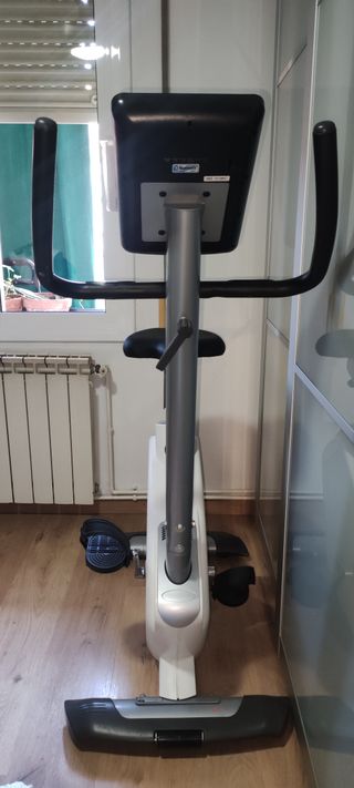 bicicleta estática profecional Nexor BH fitness h1