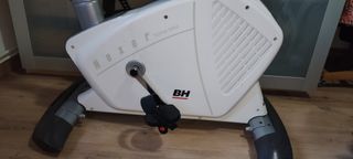 bicicleta estática profecional Nexor BH fitness h1