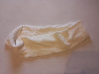 Scaldacollo bianco con perline, 100% poliestere