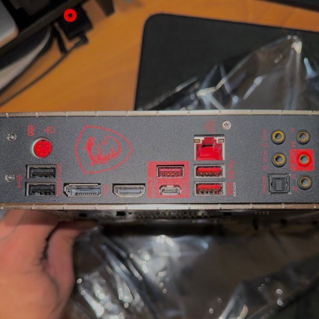 MSI MPG Z390 Gaming Pro con i7 9700K 32GBs 3200MHz