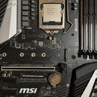 MSI MPG Z390 Gaming Pro con i7 9700K 32GBs 3200MHz