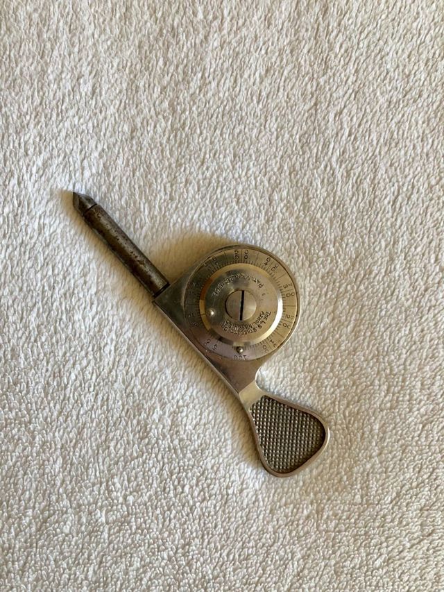 Cuentavueltas Tacómetro manual antiguo