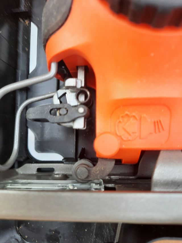 Sierra de calar black and decker. No funciona