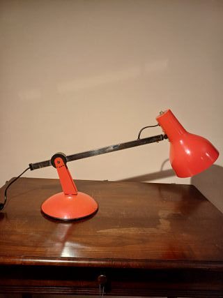 Lampada da tavolo di design anni 70 rossa