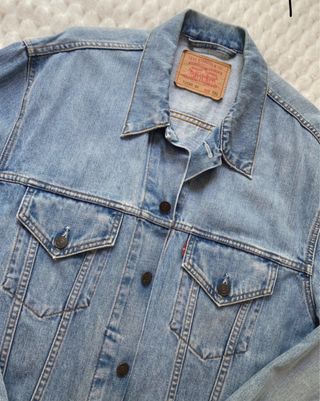 Chaqueta levis 