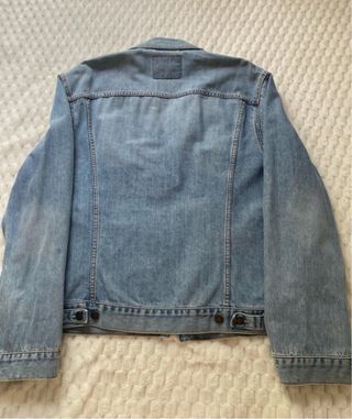 Chaqueta levis 