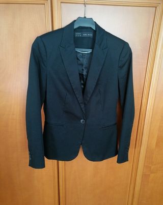 Traje negro*Zara*