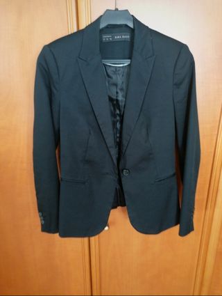 Traje negro*Zara*