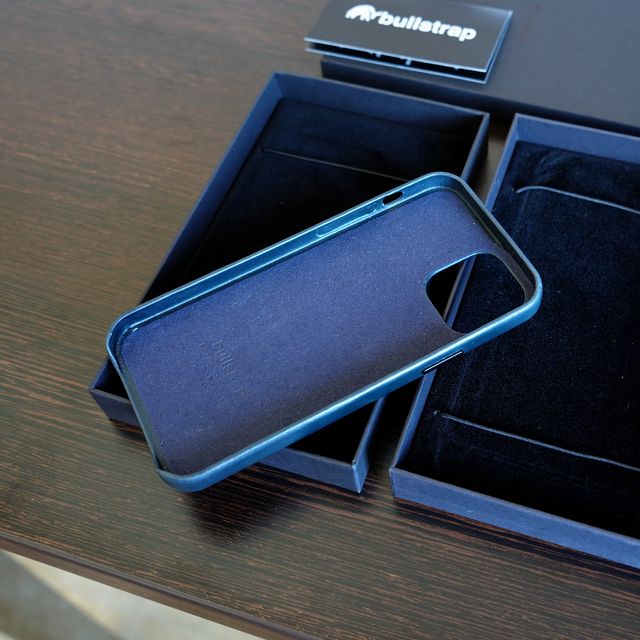 Funda iphone 12 / 12 pro Cuero Bullstrap nueva