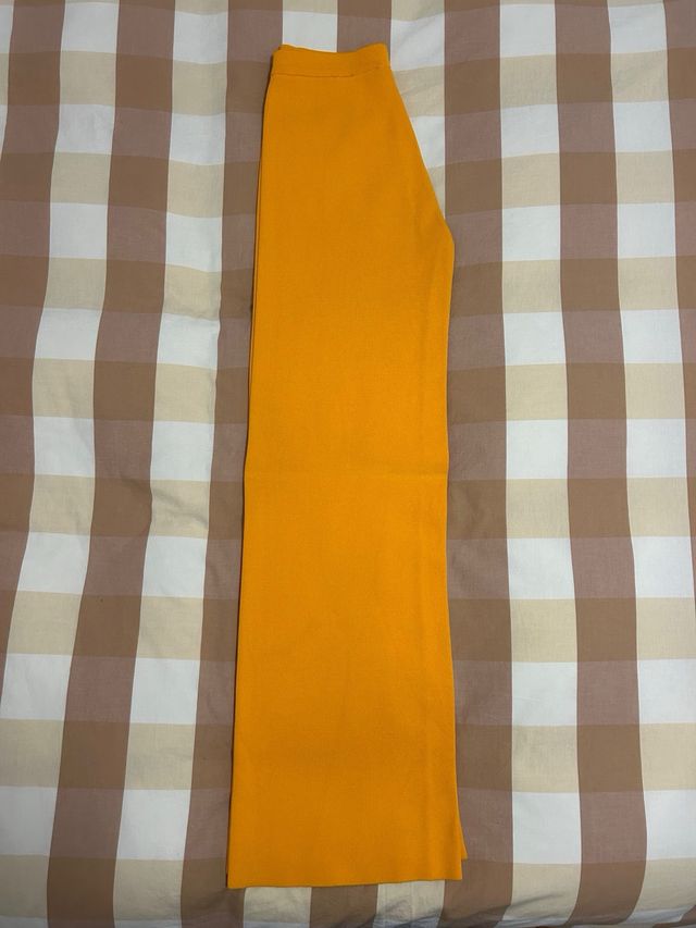 Pantalón punto Zara