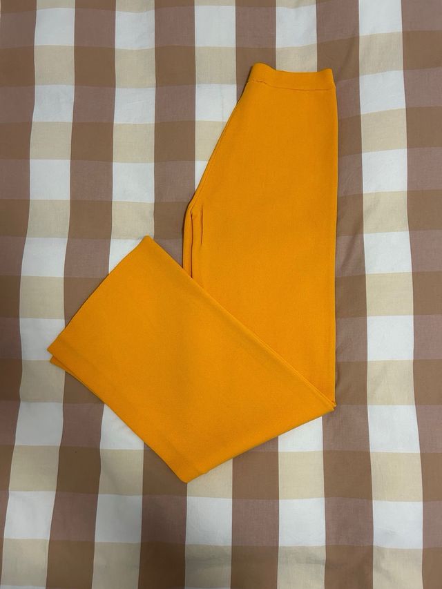 Pantalón punto Zara