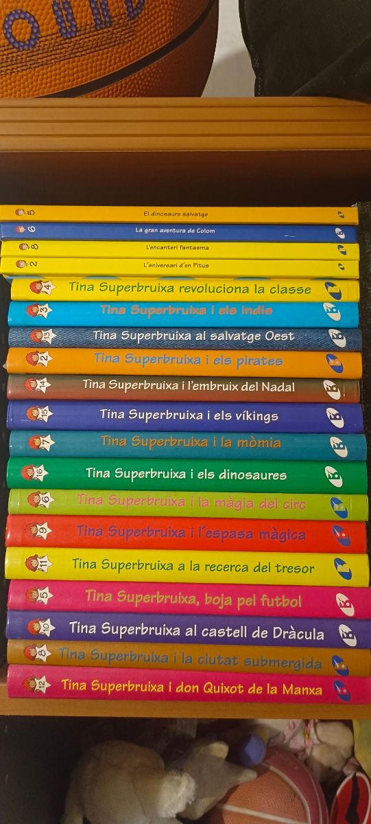 Colección Tina Superbruixa (en catalán)