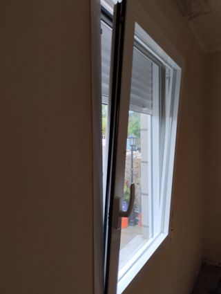 2 ventanas de aluminio lacado en blanco