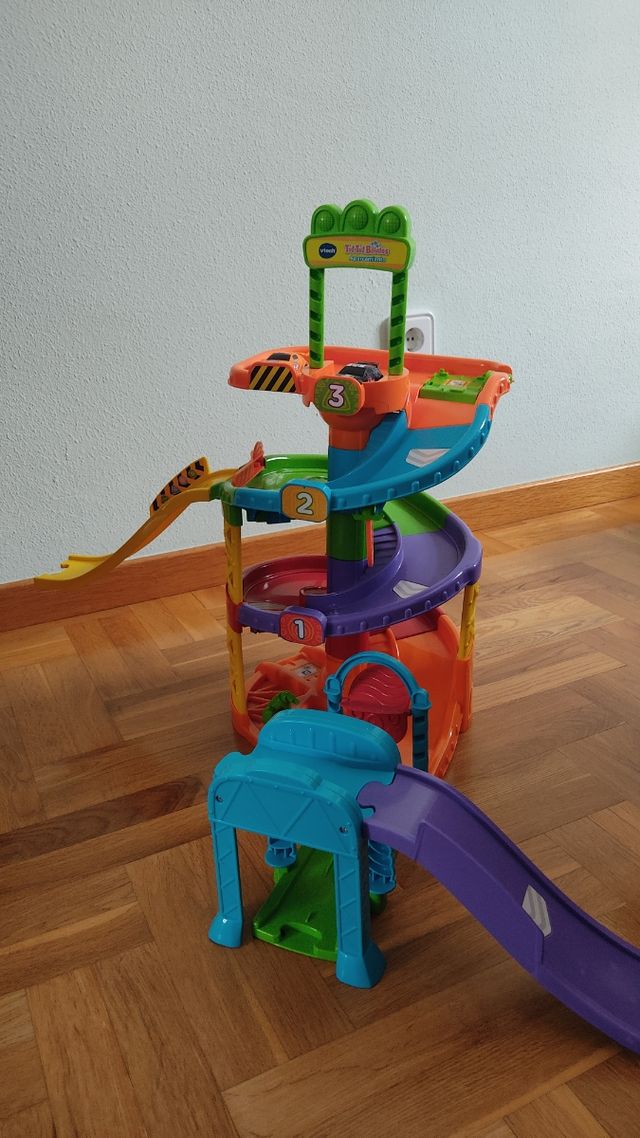 Pista coches tuc tuc bólidos