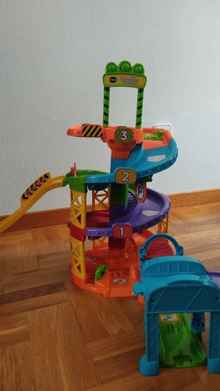 Pista coches tuc tuc bólidos