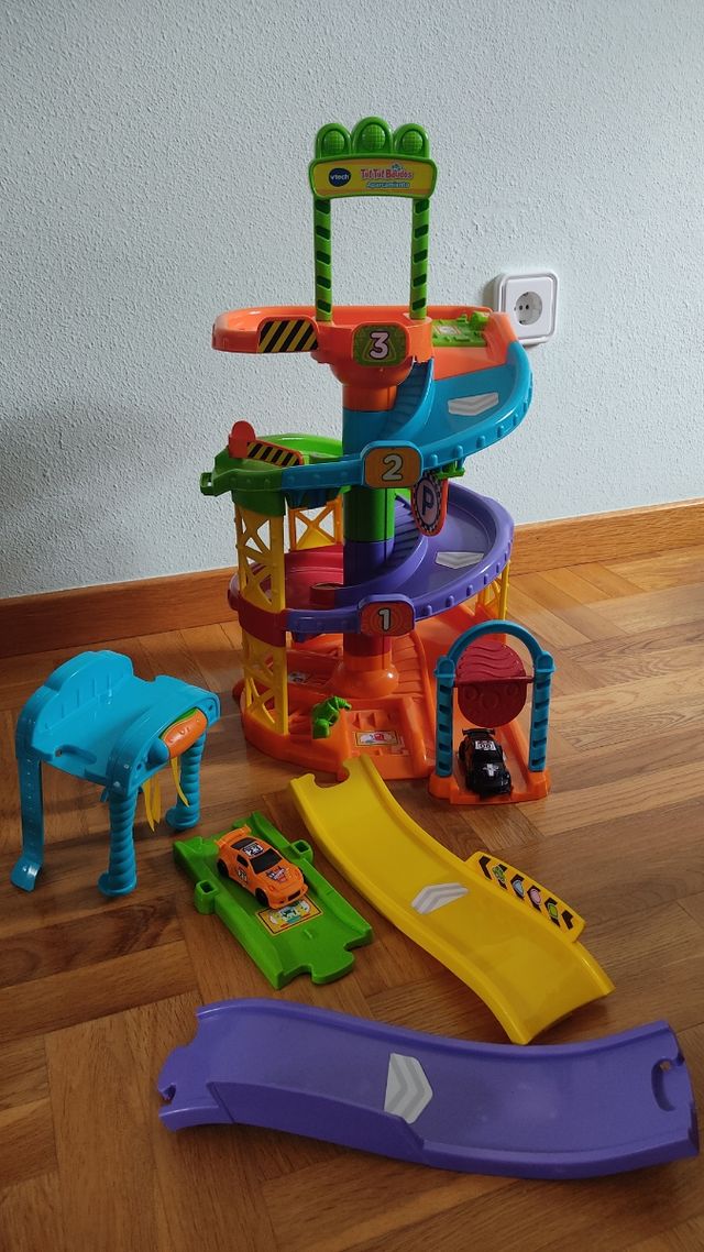 Pista coches tuc tuc bólidos