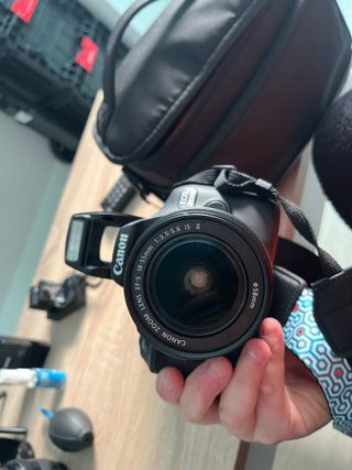 Cámara canon eos 2000d