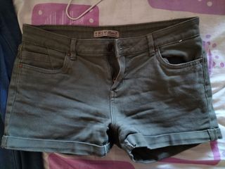 Short verde militar