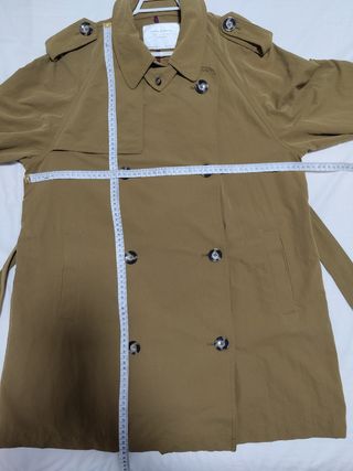 Gabardina Zara color verde oliva S