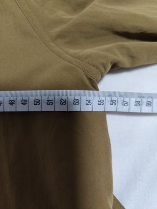 Gabardina Zara color verde oliva S