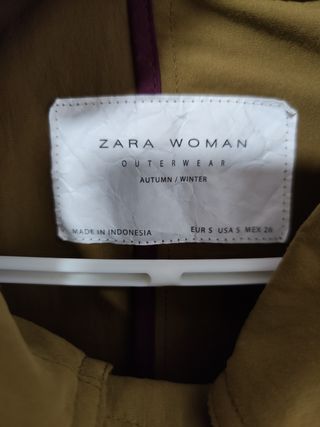 Gabardina Zara color verde oliva S