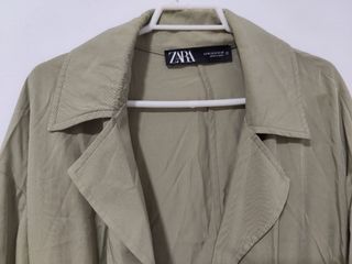 Gabardina Zara verde claro talla M